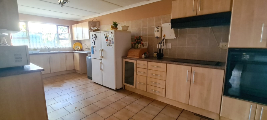 4 Bedroom Property for Sale in C Place Eastern Cape